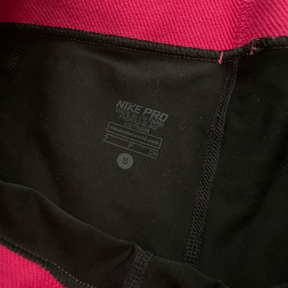 Nike shorts and leggings together small - Picture 2 of 3